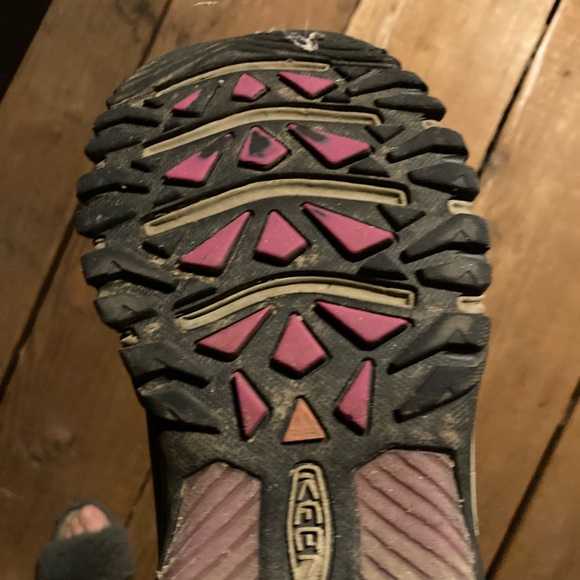 Keen leather hiking boots with Pink fabric accents great Ankle Support - Picture 9 of 13